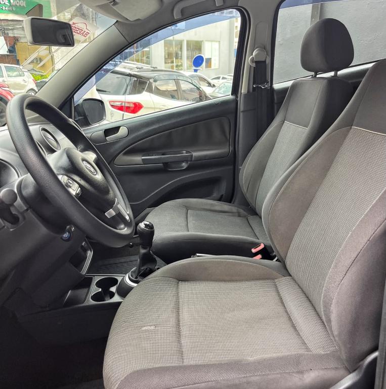 VOLKSWAGEN Voyage - Foto