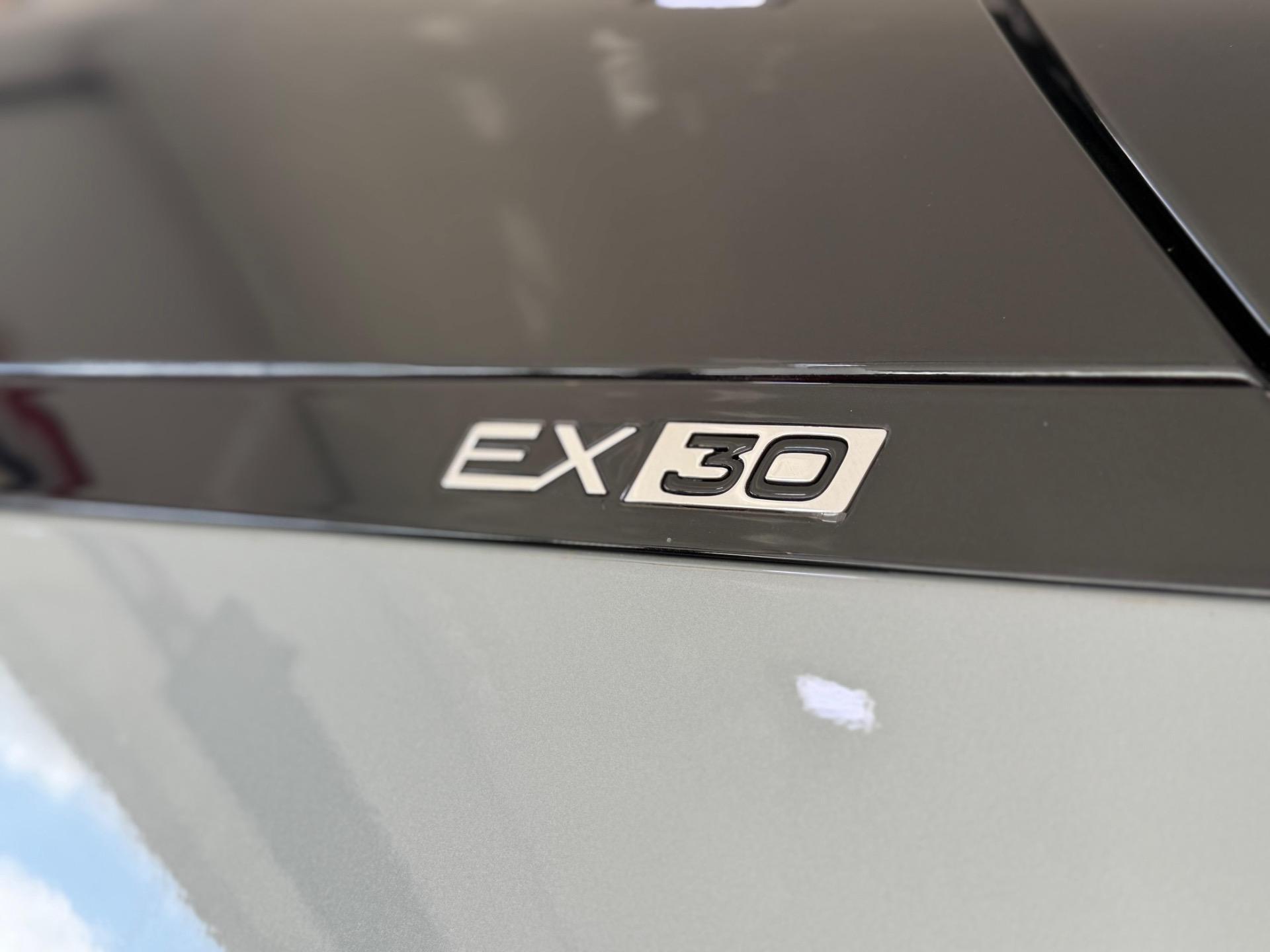 VOLVO EX30 - Foto