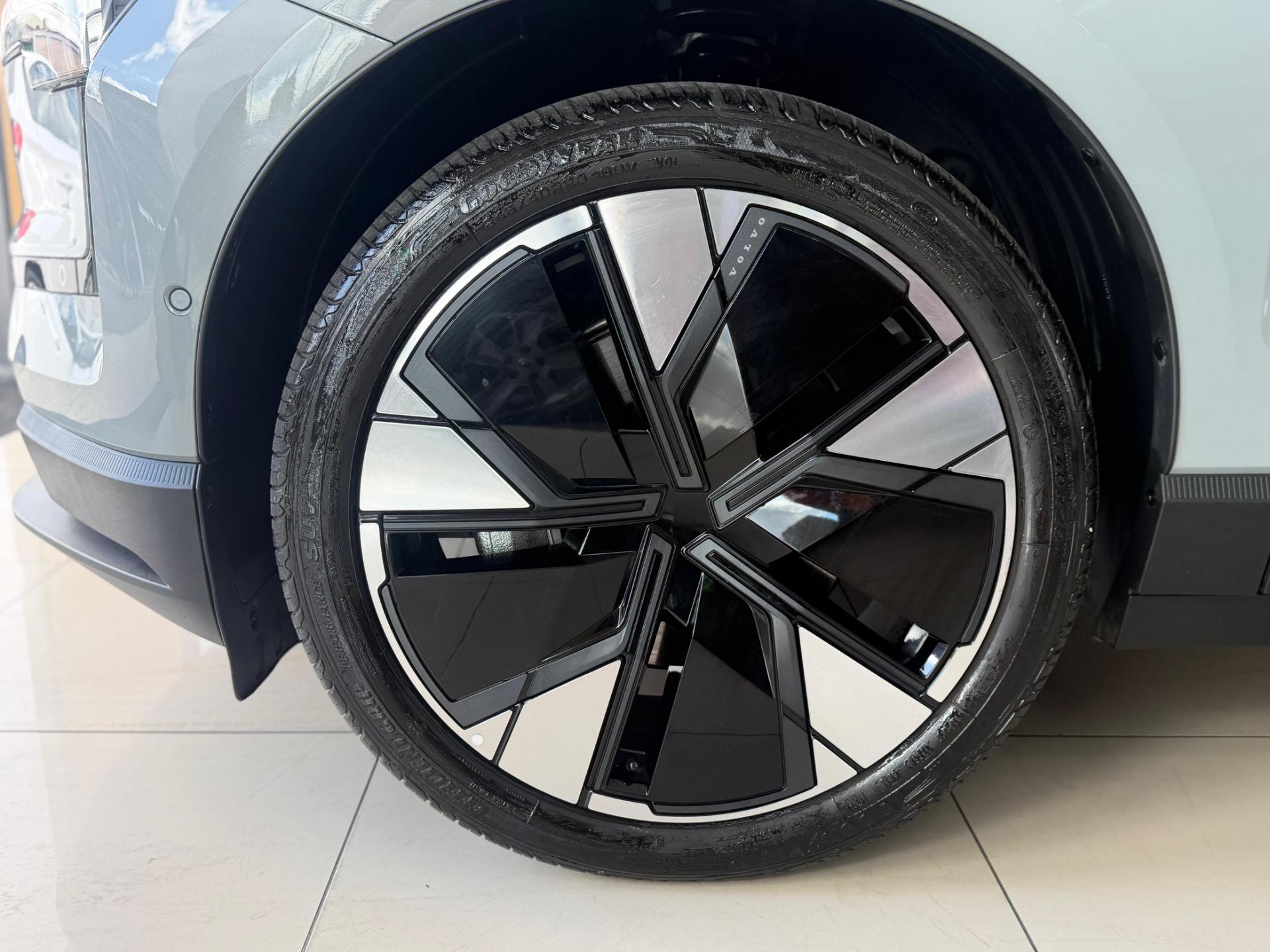 VOLVO EX30 - Foto
