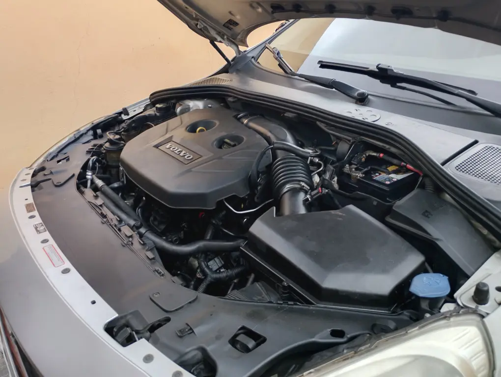 VOLVO S60 - Foto