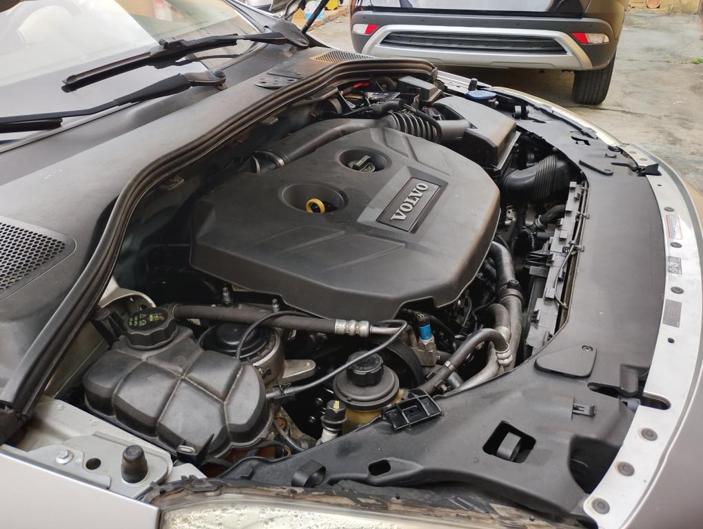 VOLVO S60 - Foto