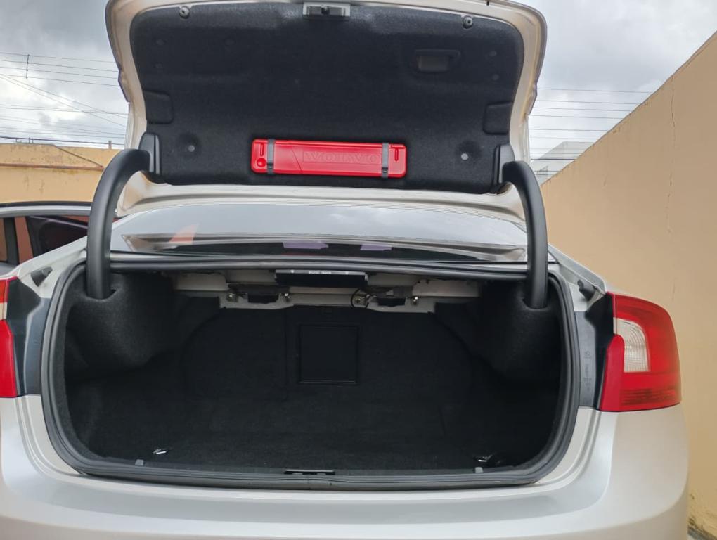 VOLVO S60 - Foto