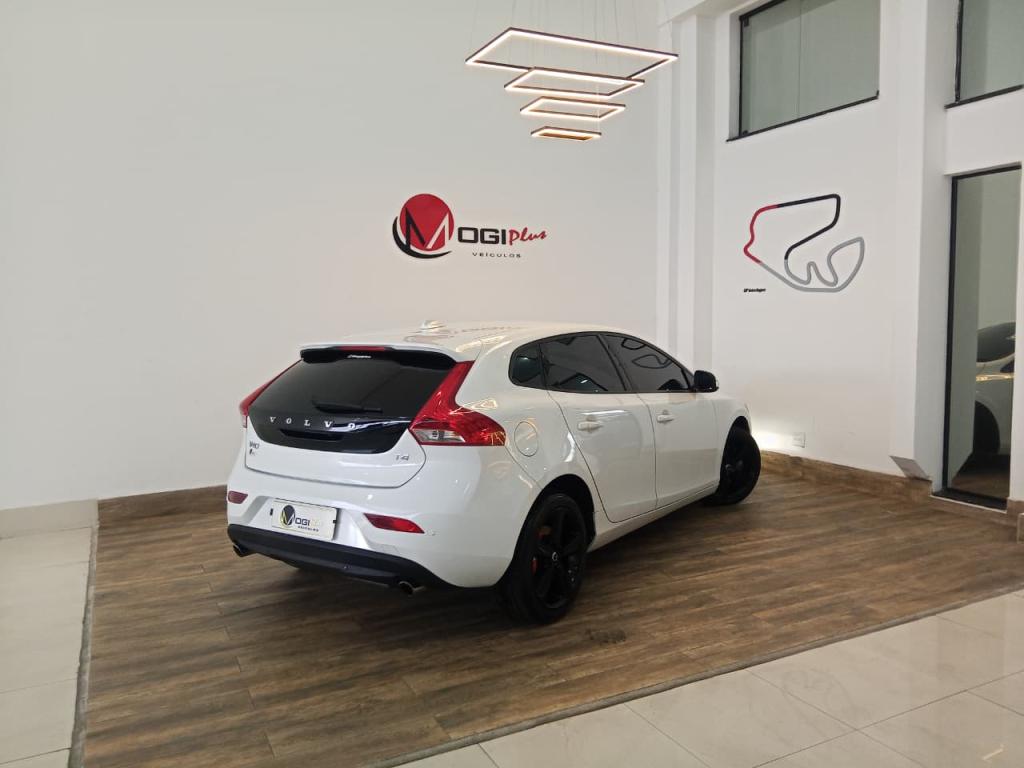 VOLVO V40 - Foto