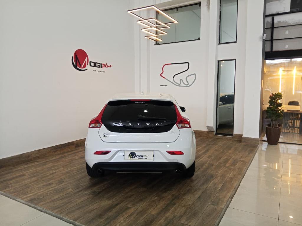 VOLVO V40 - Foto