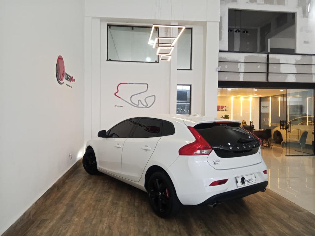 VOLVO V40 - Foto
