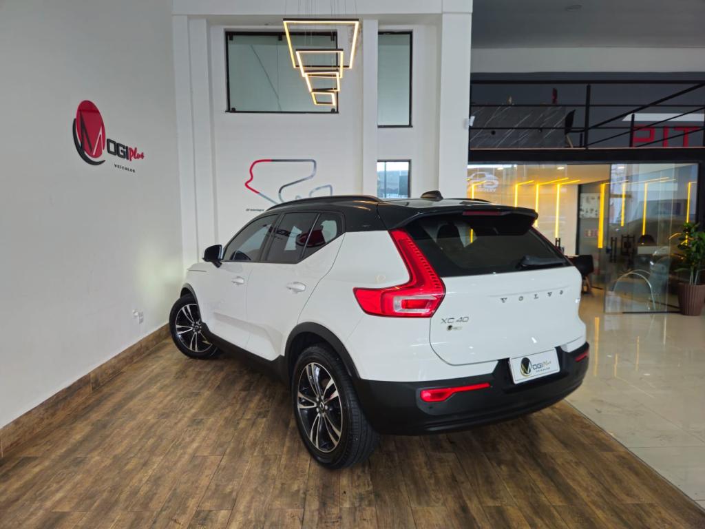 VOLVO XC40 - Foto