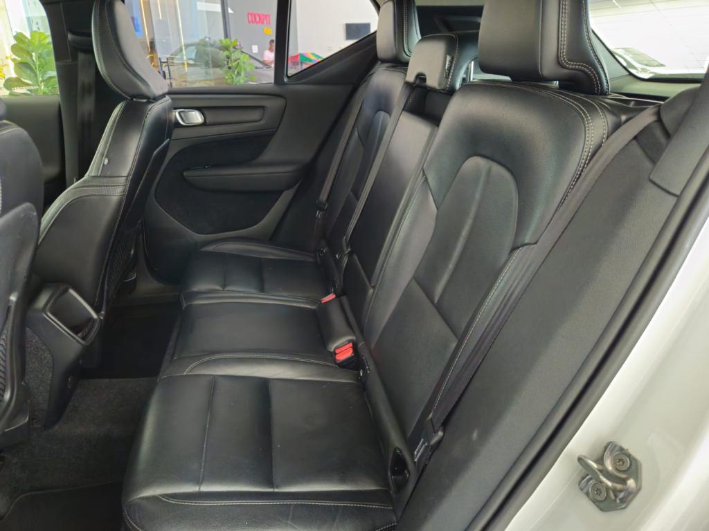 VOLVO XC40 - Foto
