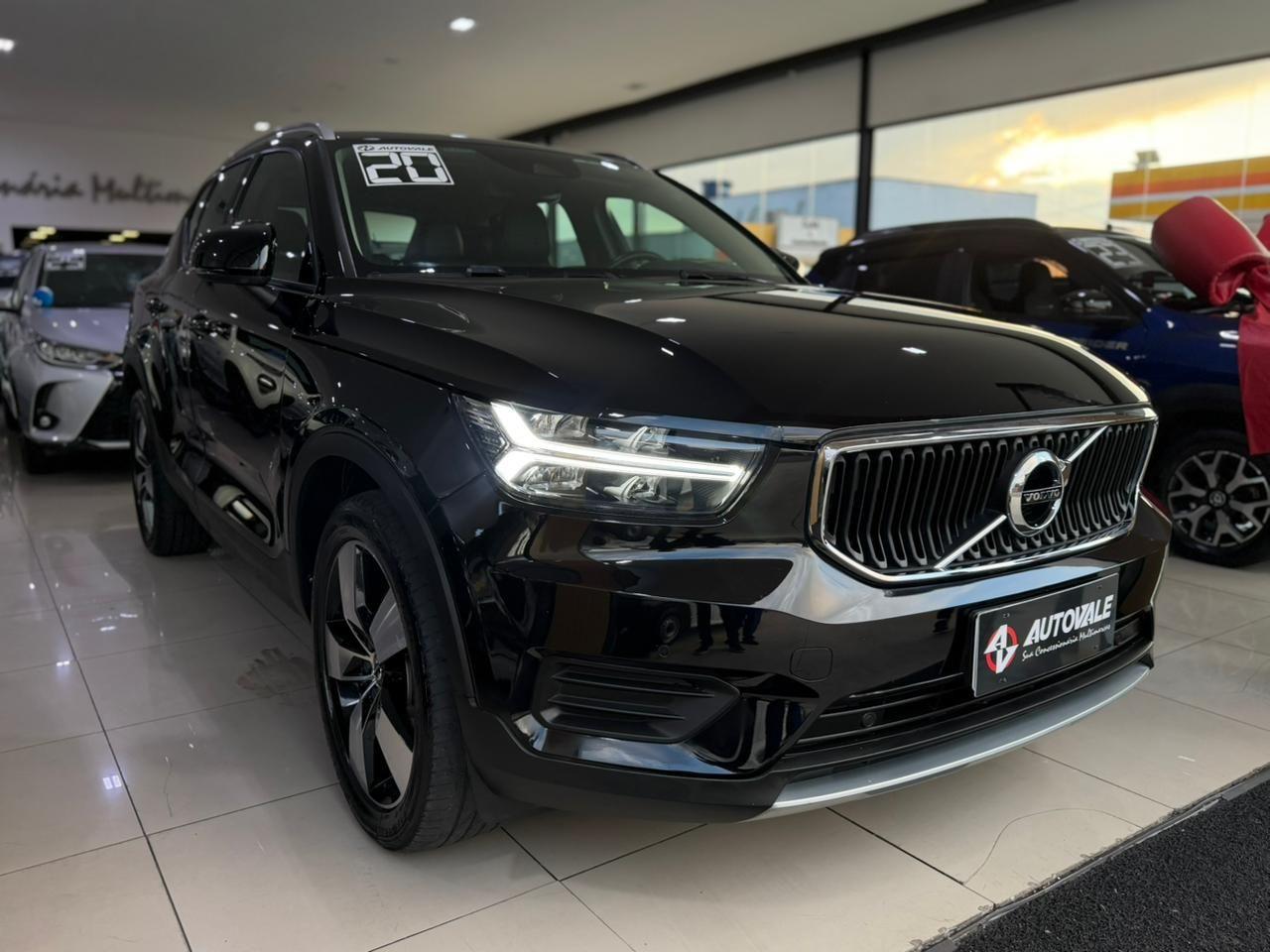 VOLVO XC40 - Foto