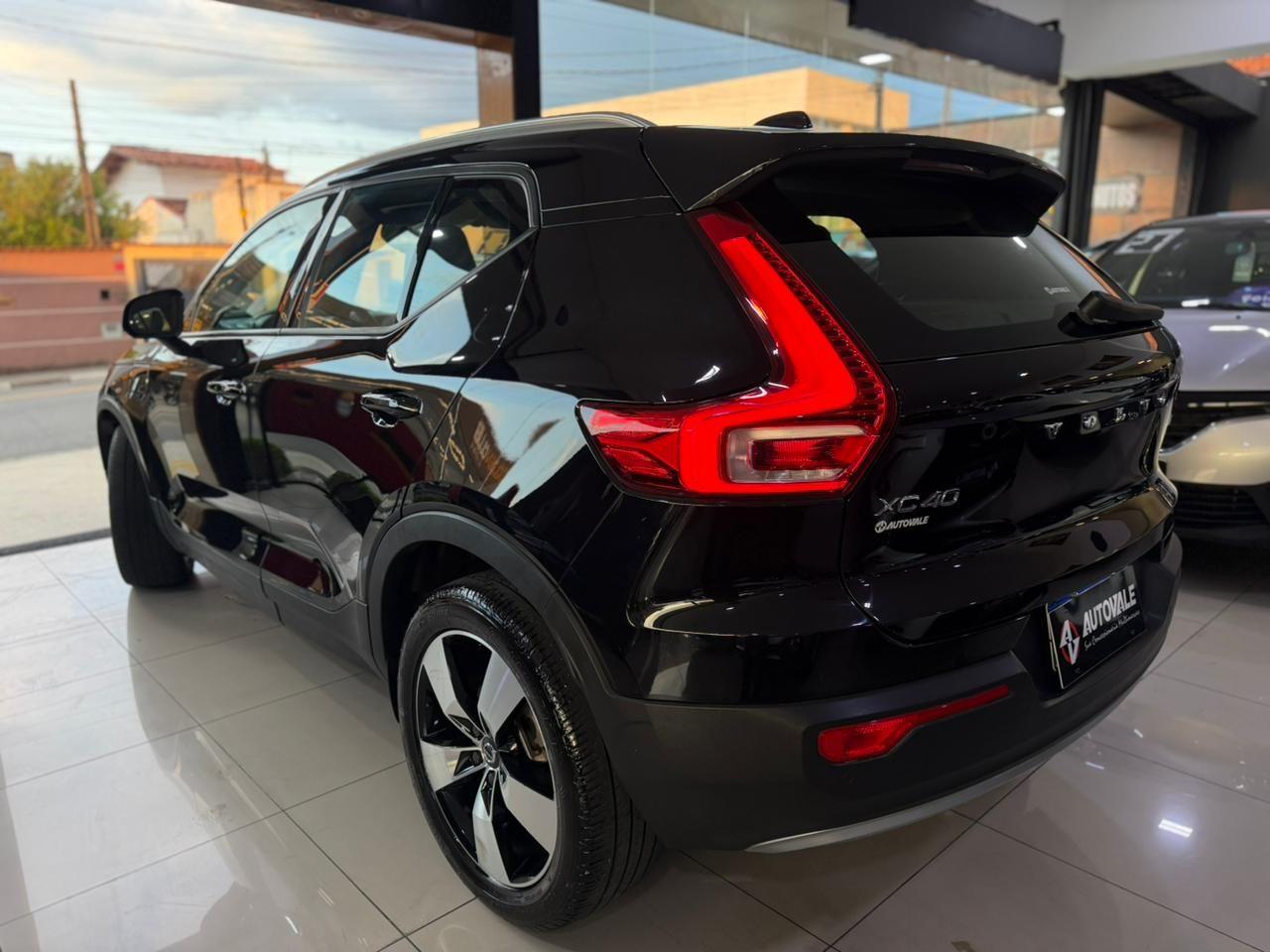 VOLVO XC40 - Foto