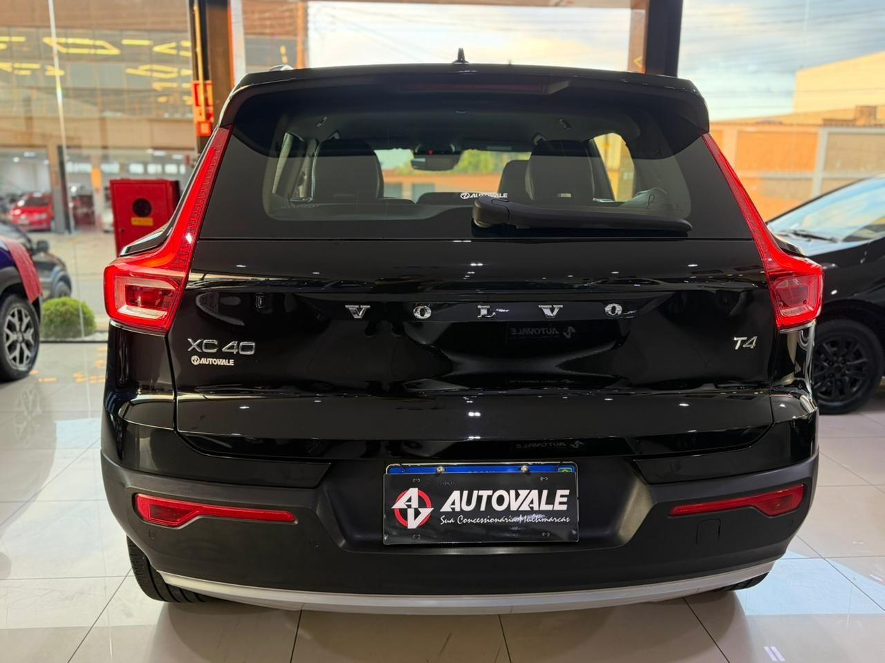 VOLVO XC40 - Foto