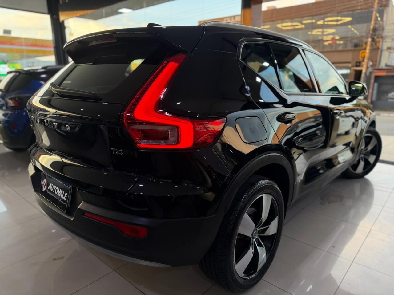 VOLVO XC40 - Foto