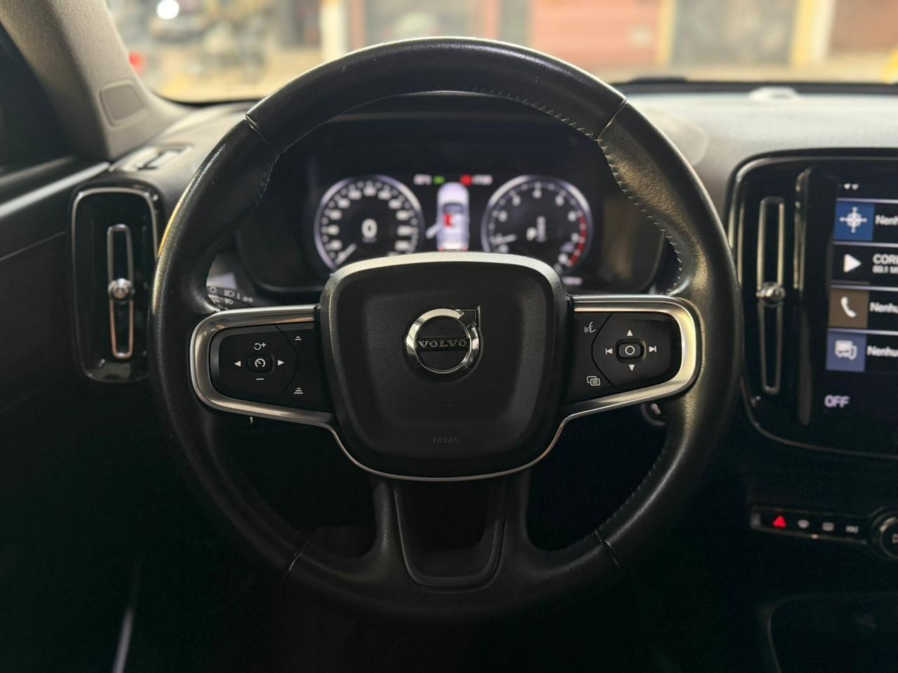 VOLVO XC40 - Foto