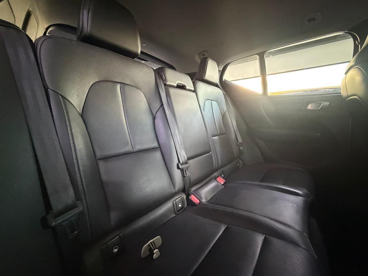 VOLVO XC40 - Foto