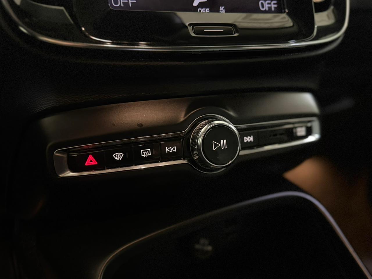 VOLVO XC40 - Foto