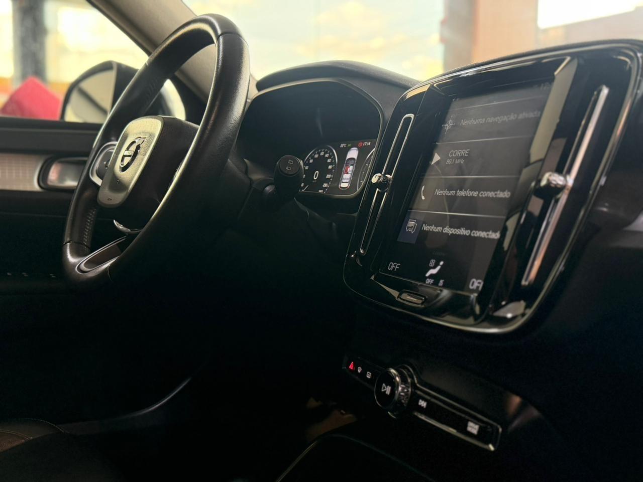 VOLVO XC40 - Foto