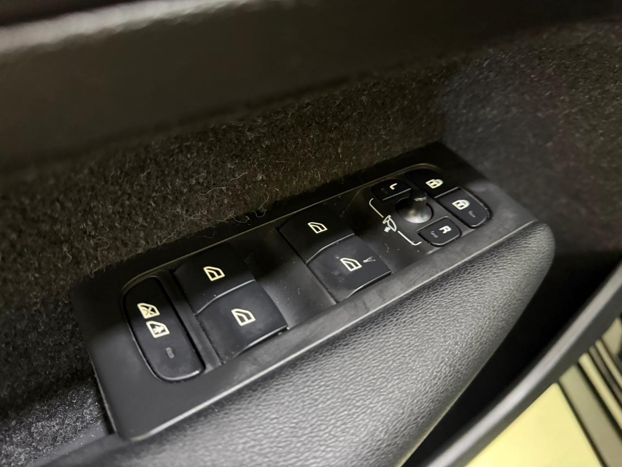 VOLVO XC40 - Foto