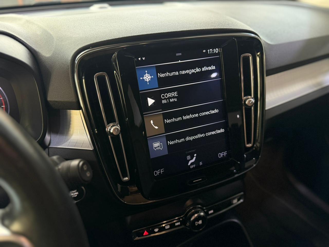 VOLVO XC40 - Foto