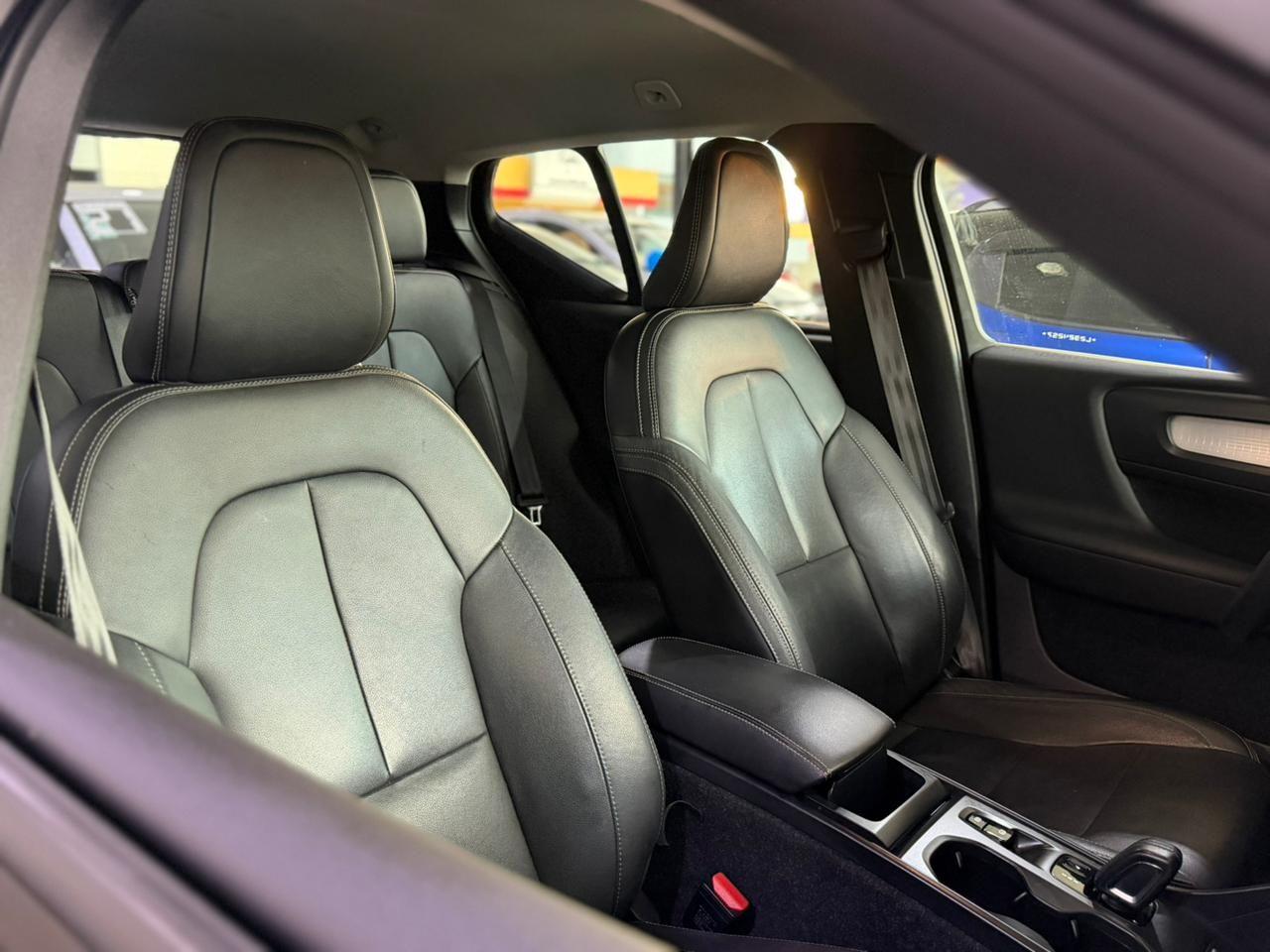 VOLVO XC40 - Foto