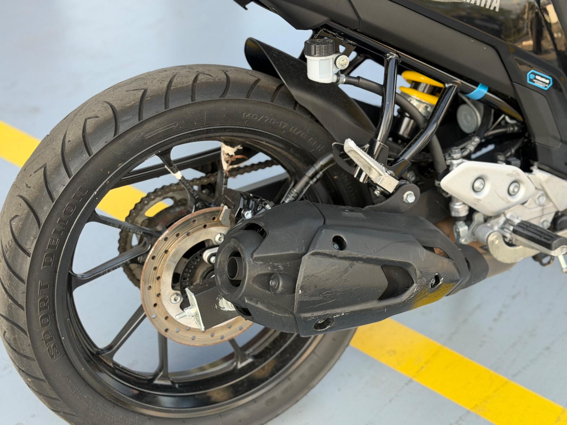 YAMAHA Fazer 600 - Foto