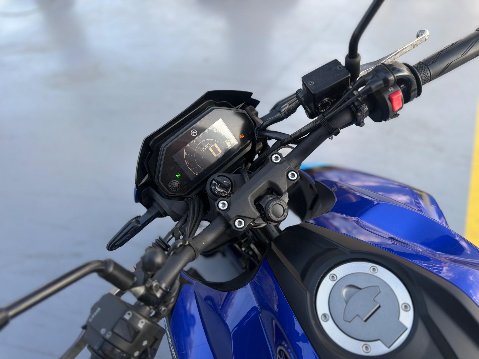 YAMAHA Fazer 600 - Foto