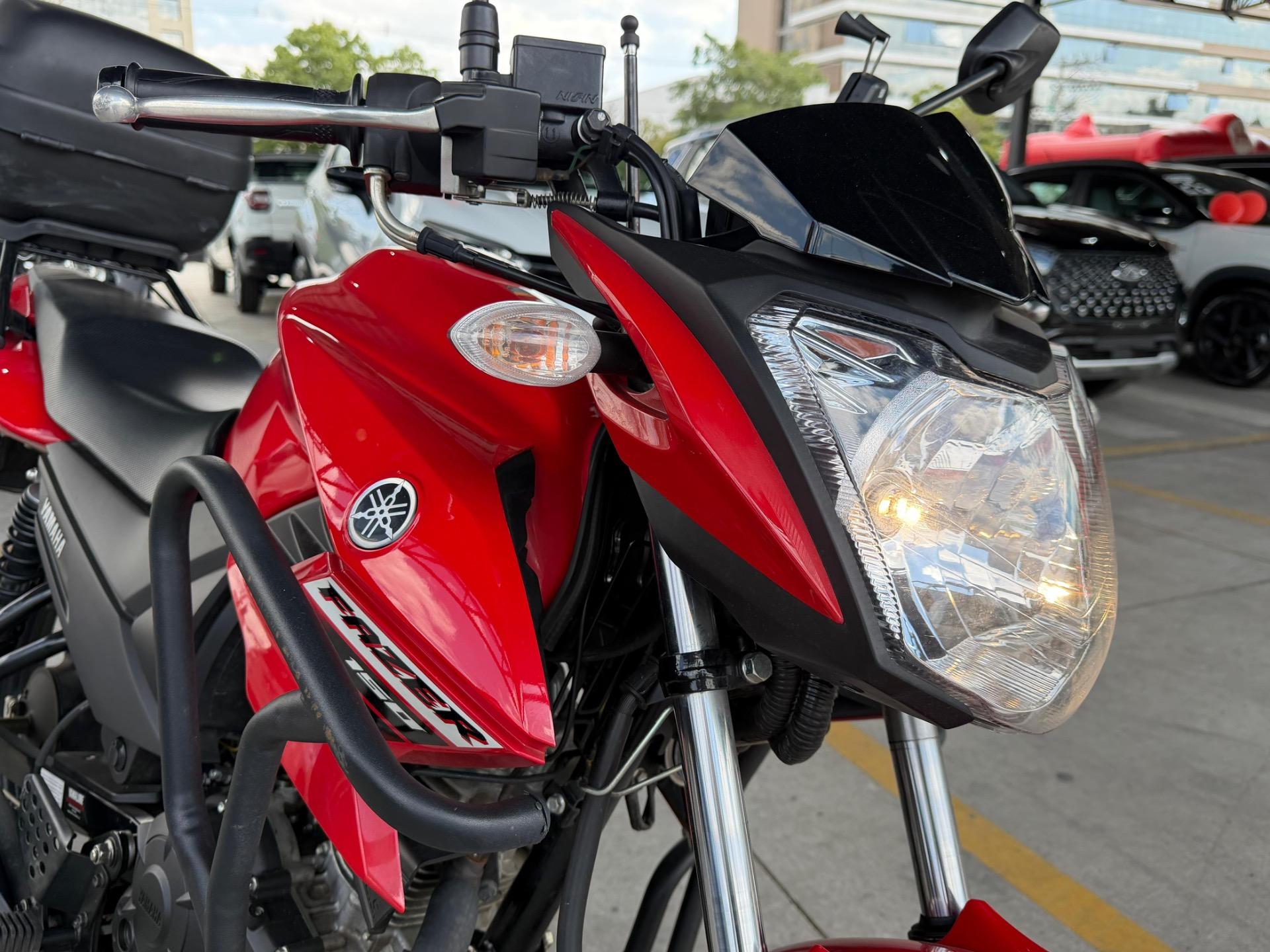 YAMAHA Fazer YS 150 - Foto