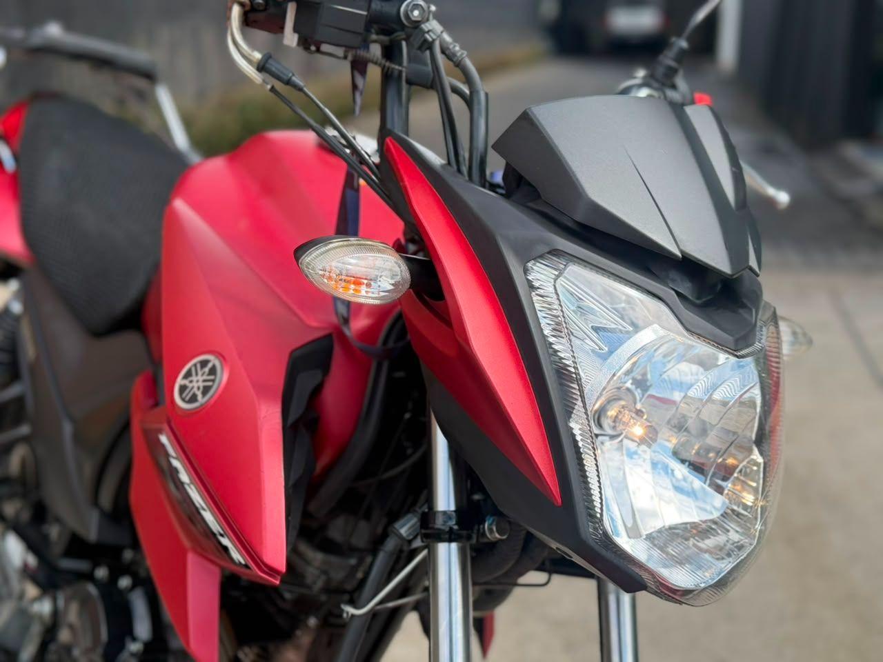 YAMAHA Fazer YS 150 - Foto