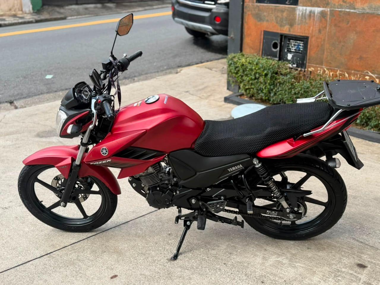 YAMAHA Fazer YS 150 - Foto