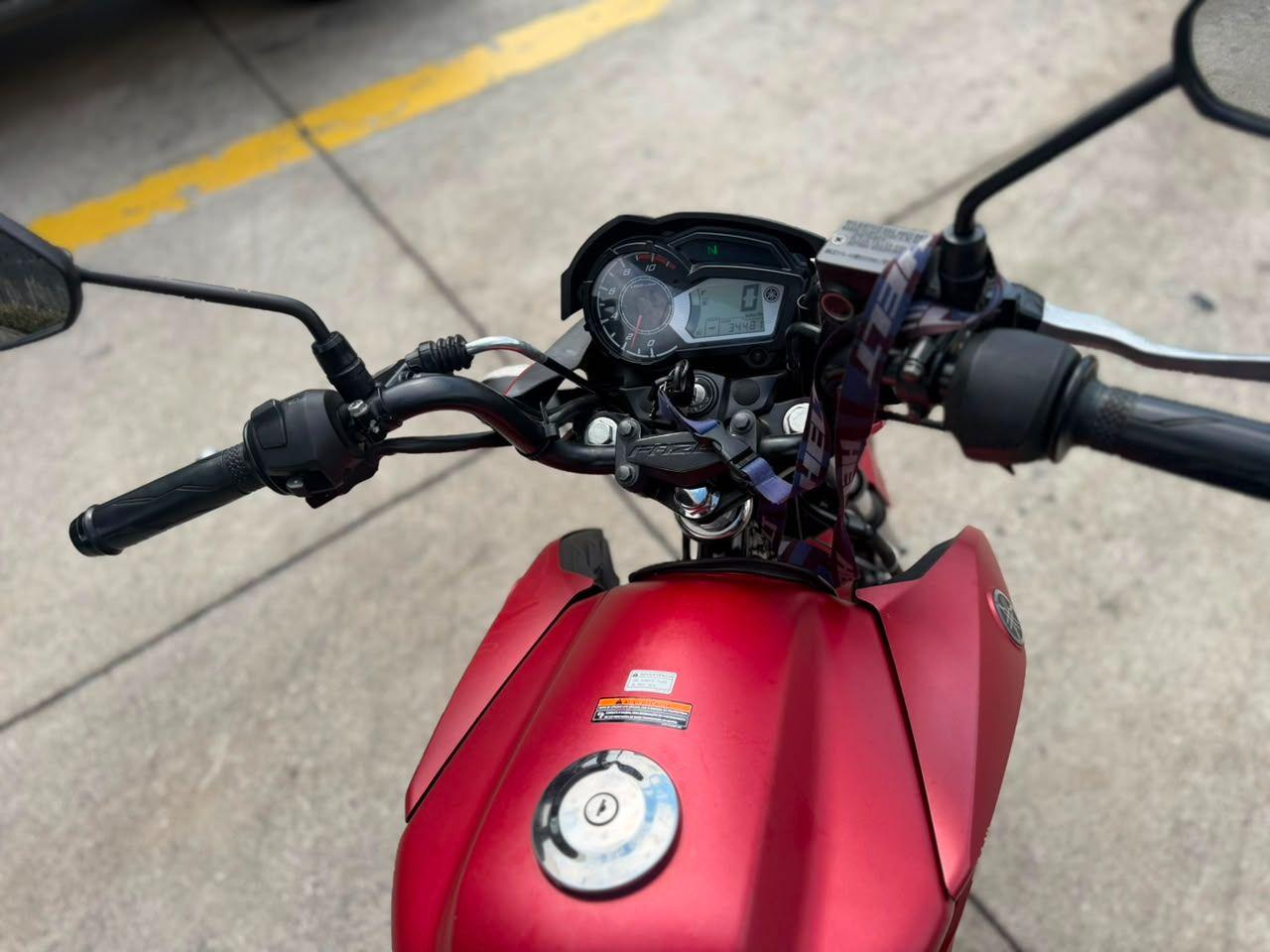 YAMAHA Fazer YS 150 - Foto