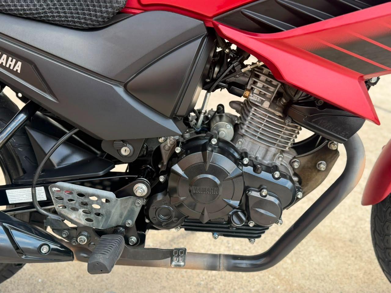 YAMAHA Fazer YS 150 - Foto