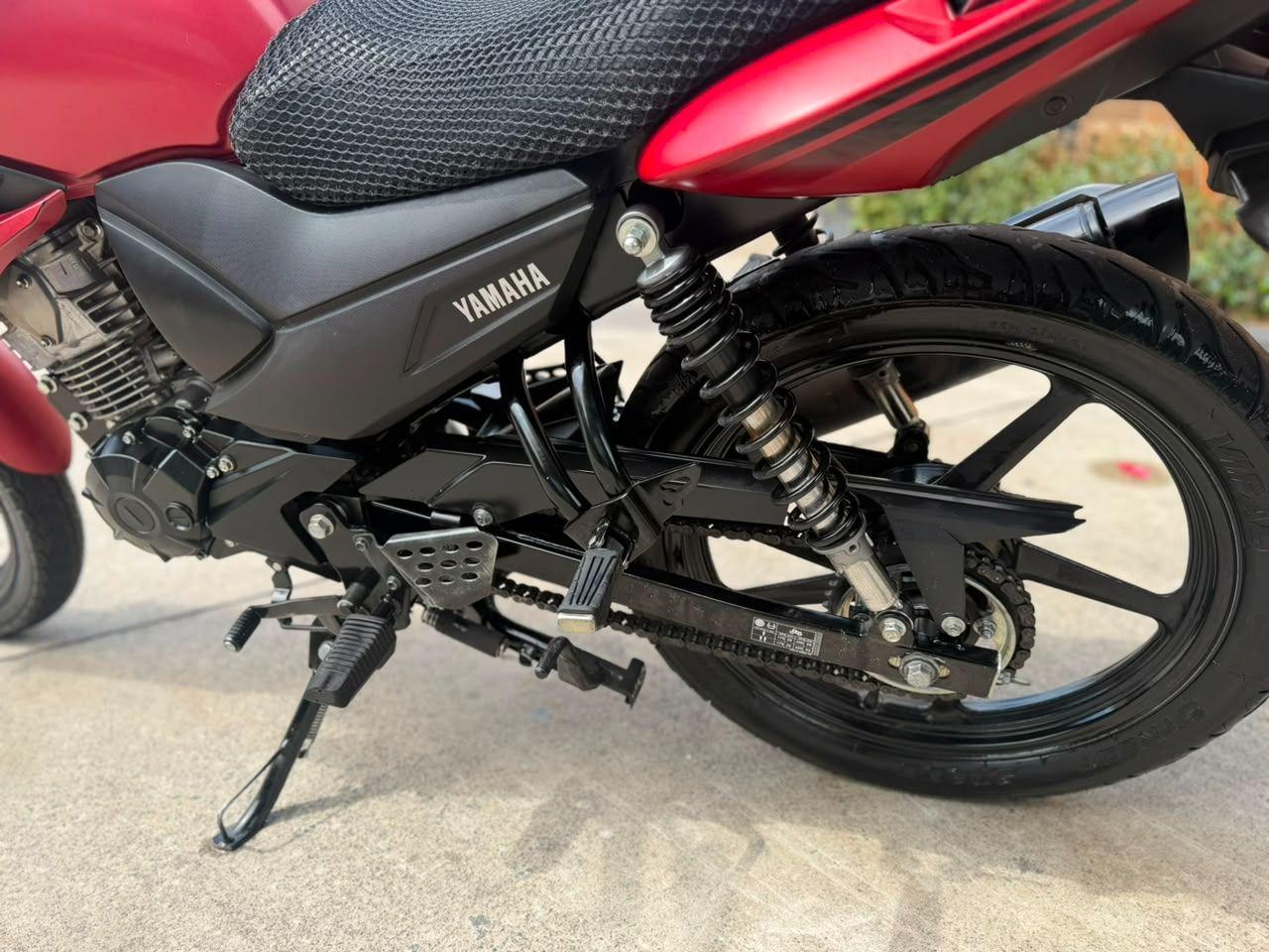 YAMAHA Fazer YS 150 - Foto