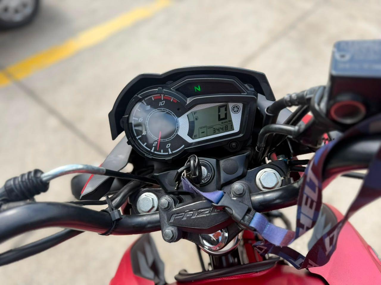 YAMAHA Fazer YS 150 - Foto