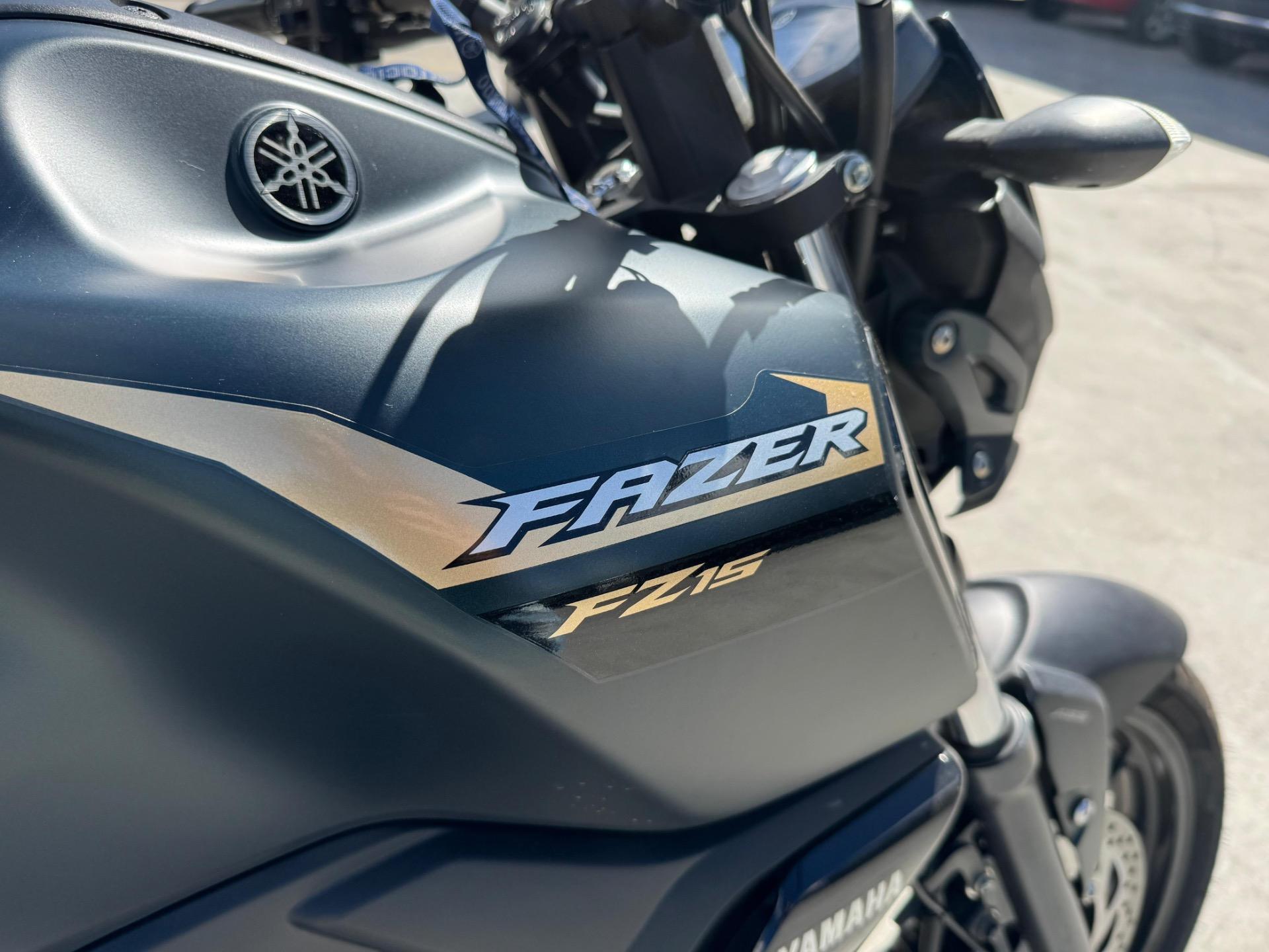 YAMAHA FZ 15 Fazer - Foto