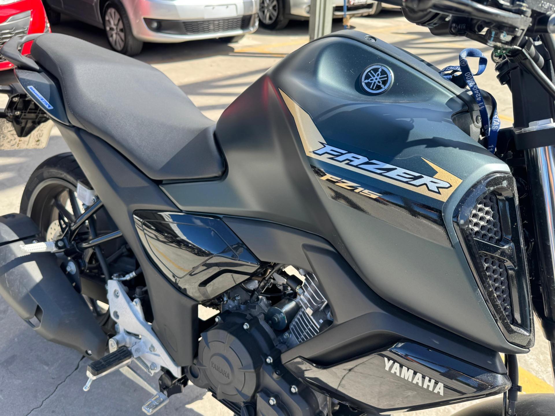 YAMAHA FZ 15 Fazer - Foto