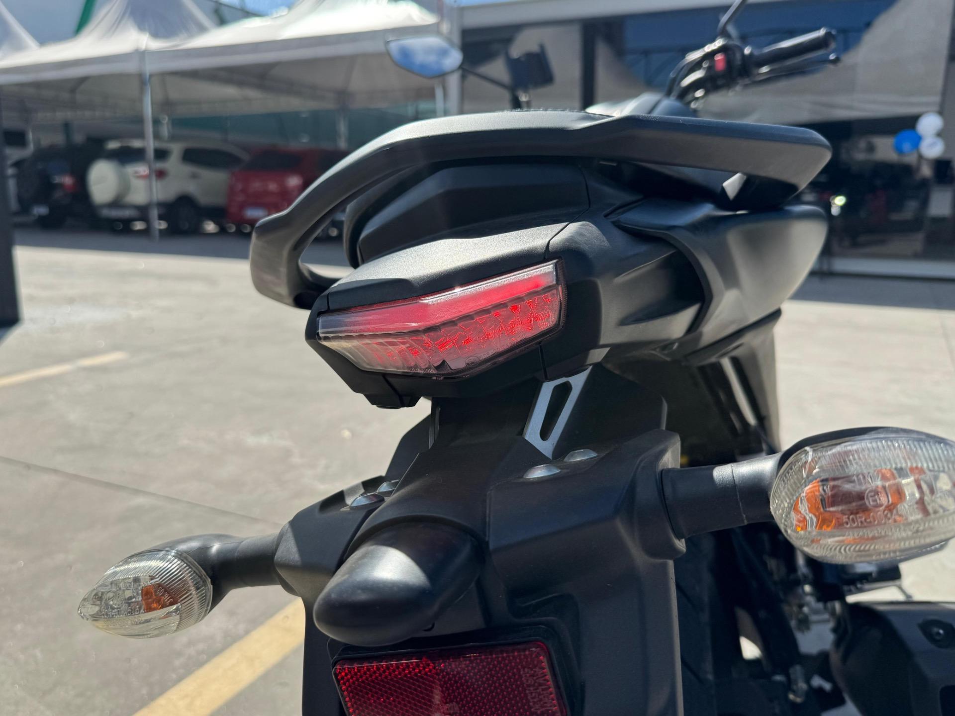 YAMAHA FZ 15 Fazer - Foto