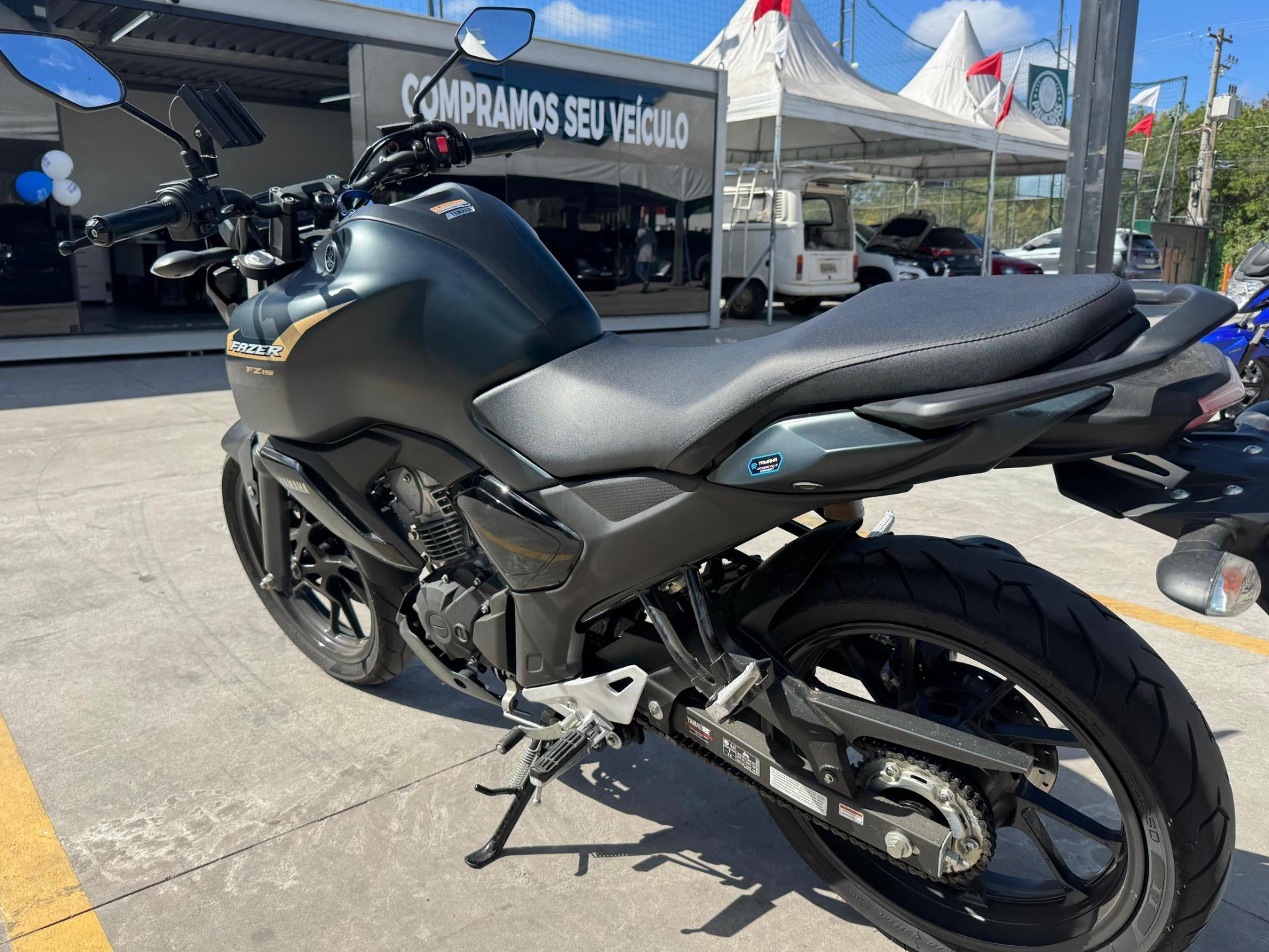YAMAHA FZ 15 Fazer - Foto