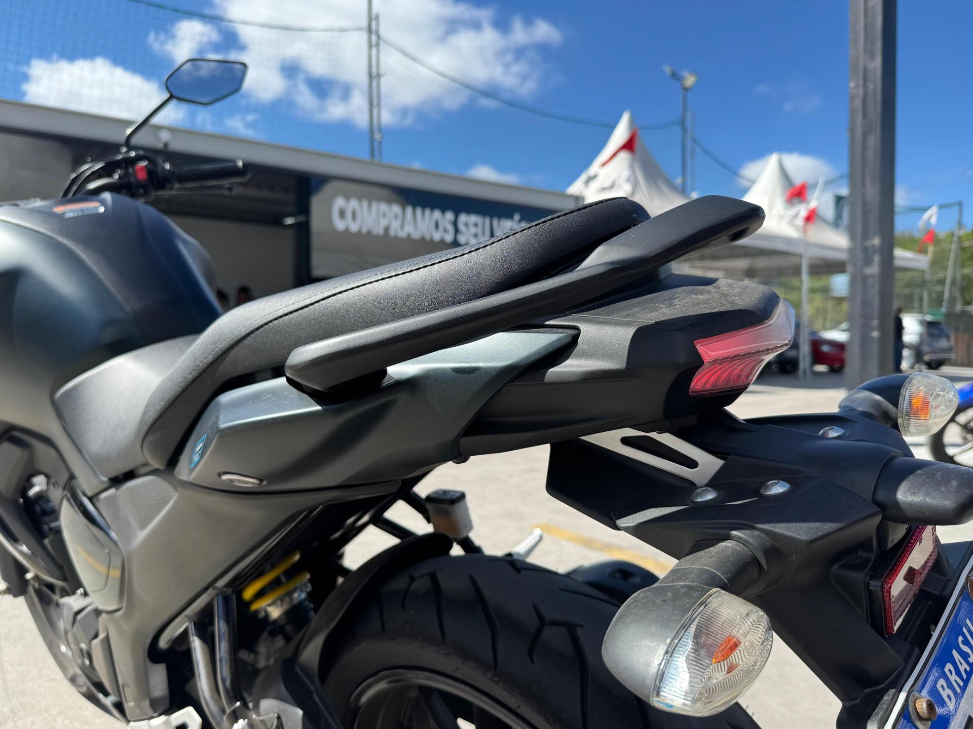 YAMAHA FZ 15 Fazer - Foto