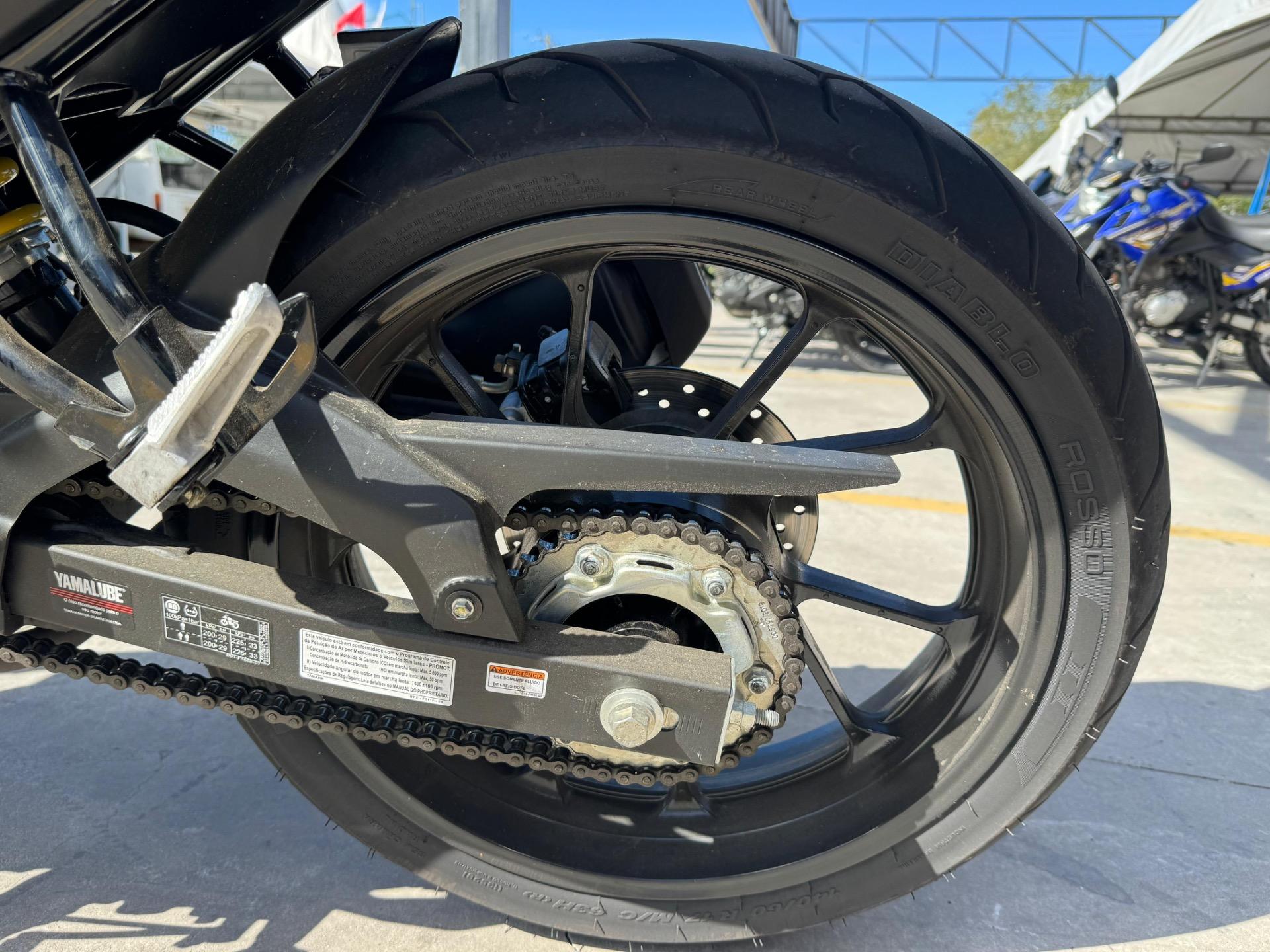 YAMAHA FZ 15 Fazer - Foto