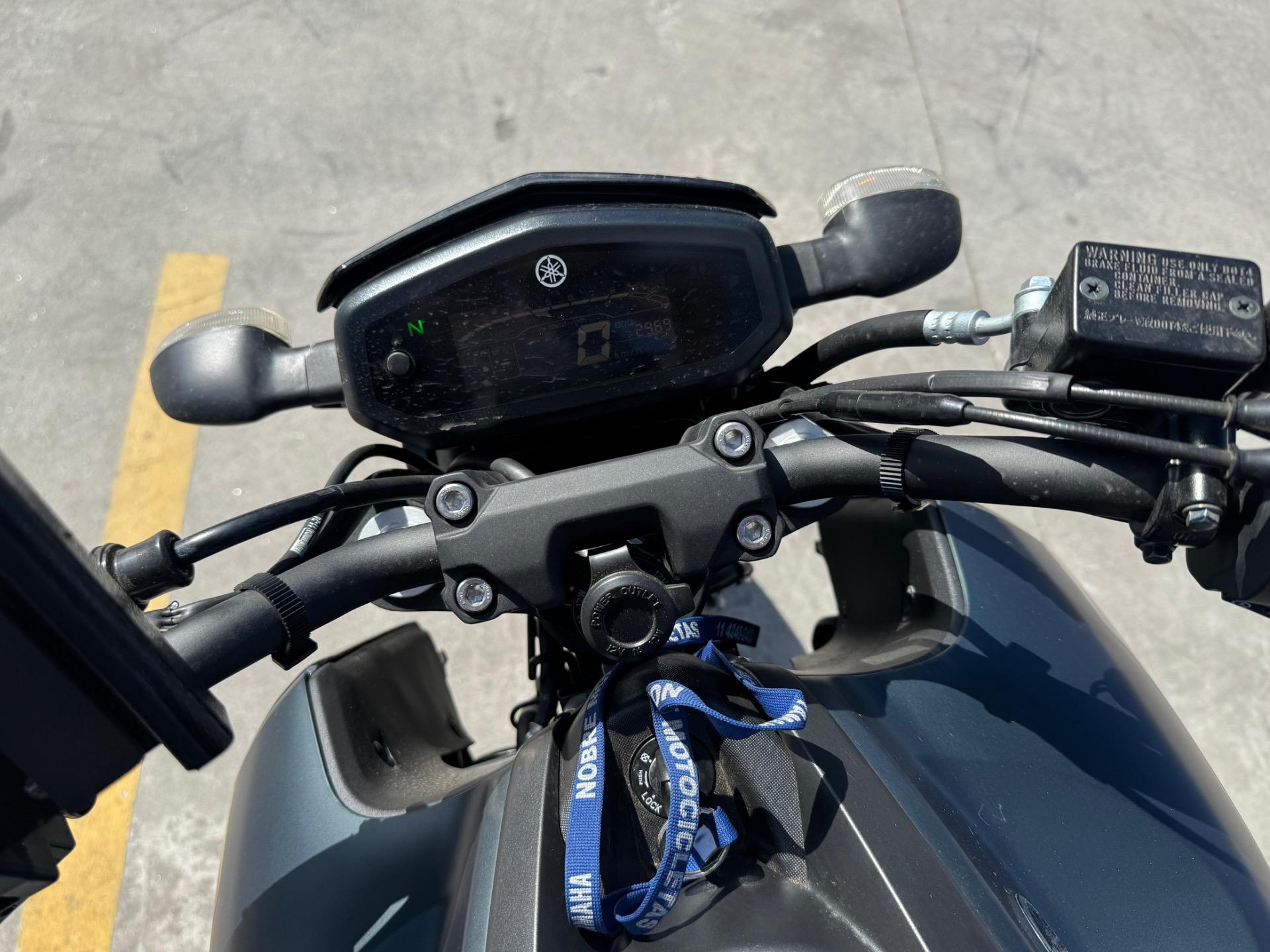 YAMAHA FZ 15 Fazer - Foto