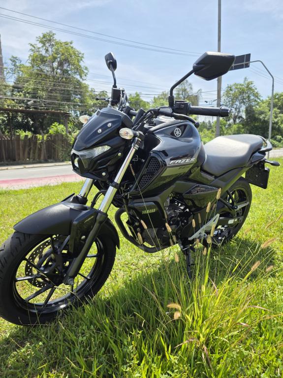 YAMAHA FZ 15 Fazer - Foto