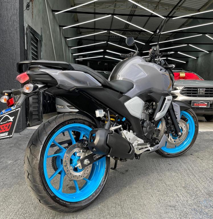 YAMAHA FZ 15 Fazer - Foto