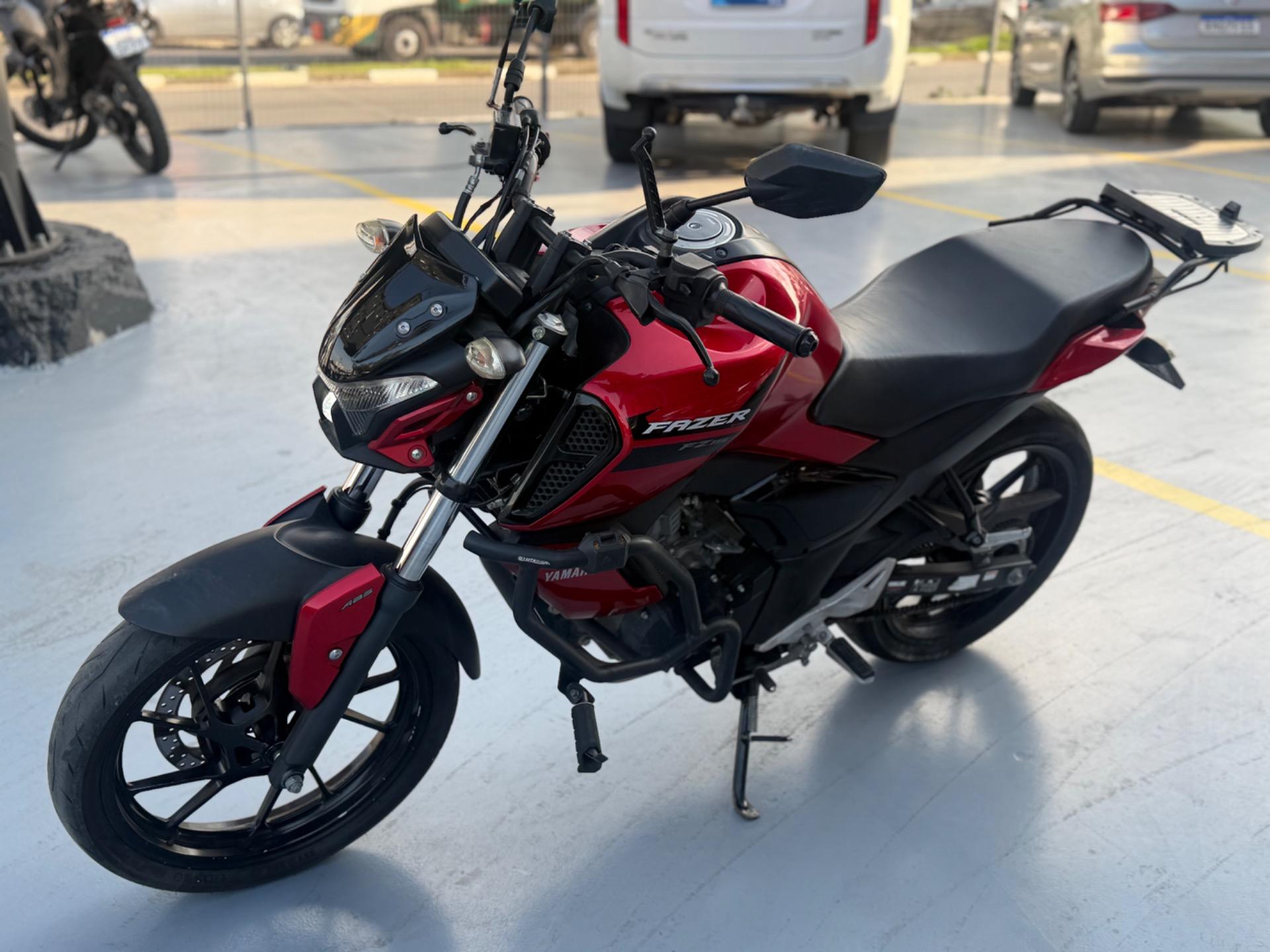 YAMAHA FZ 15 Fazer - Foto