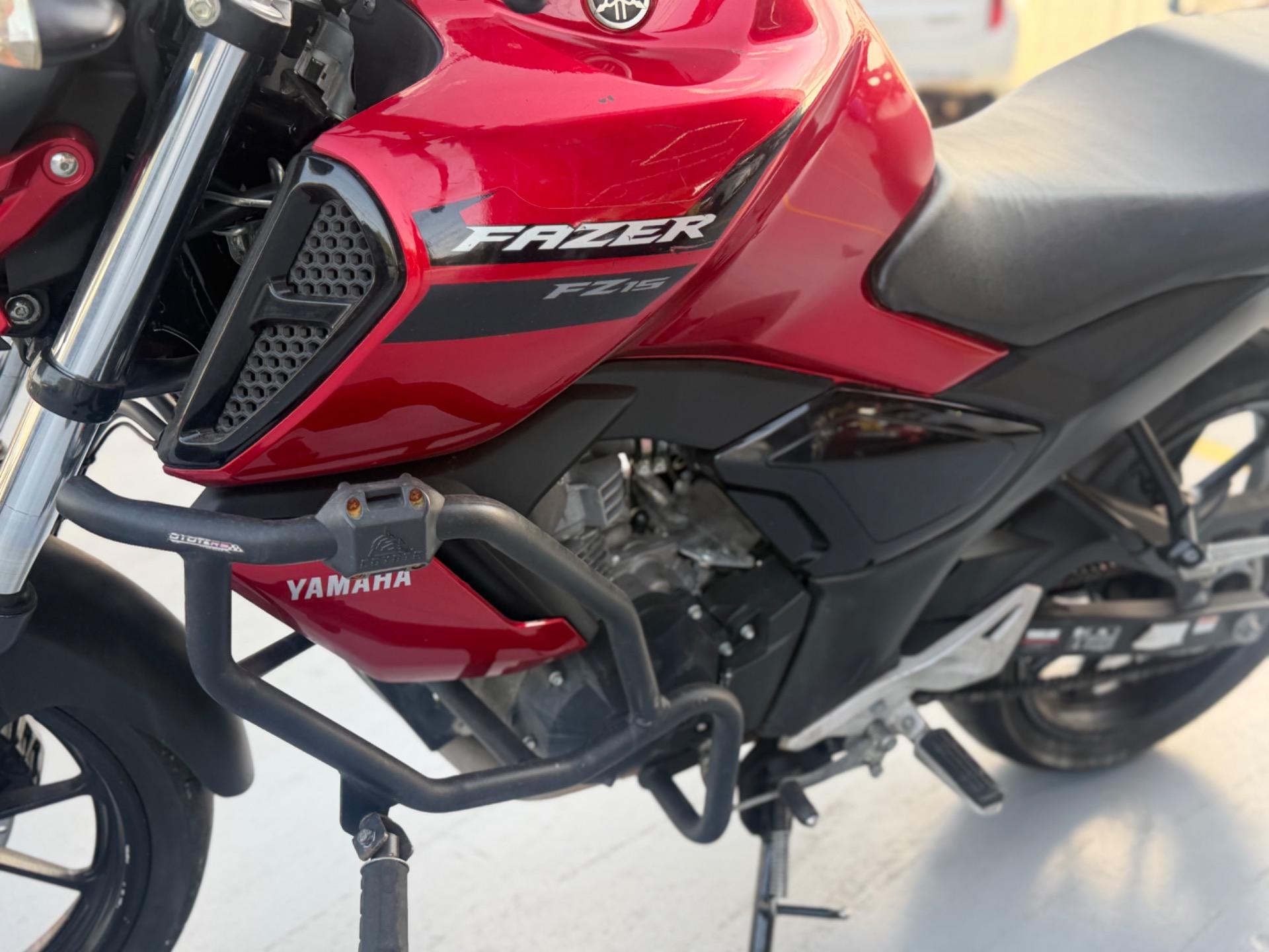 YAMAHA FZ 15 Fazer - Foto