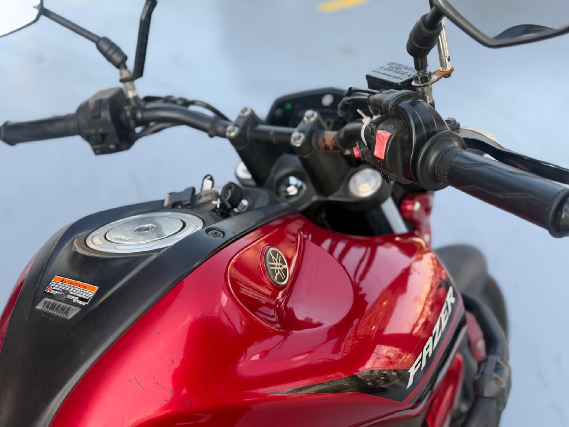YAMAHA FZ 15 Fazer - Foto