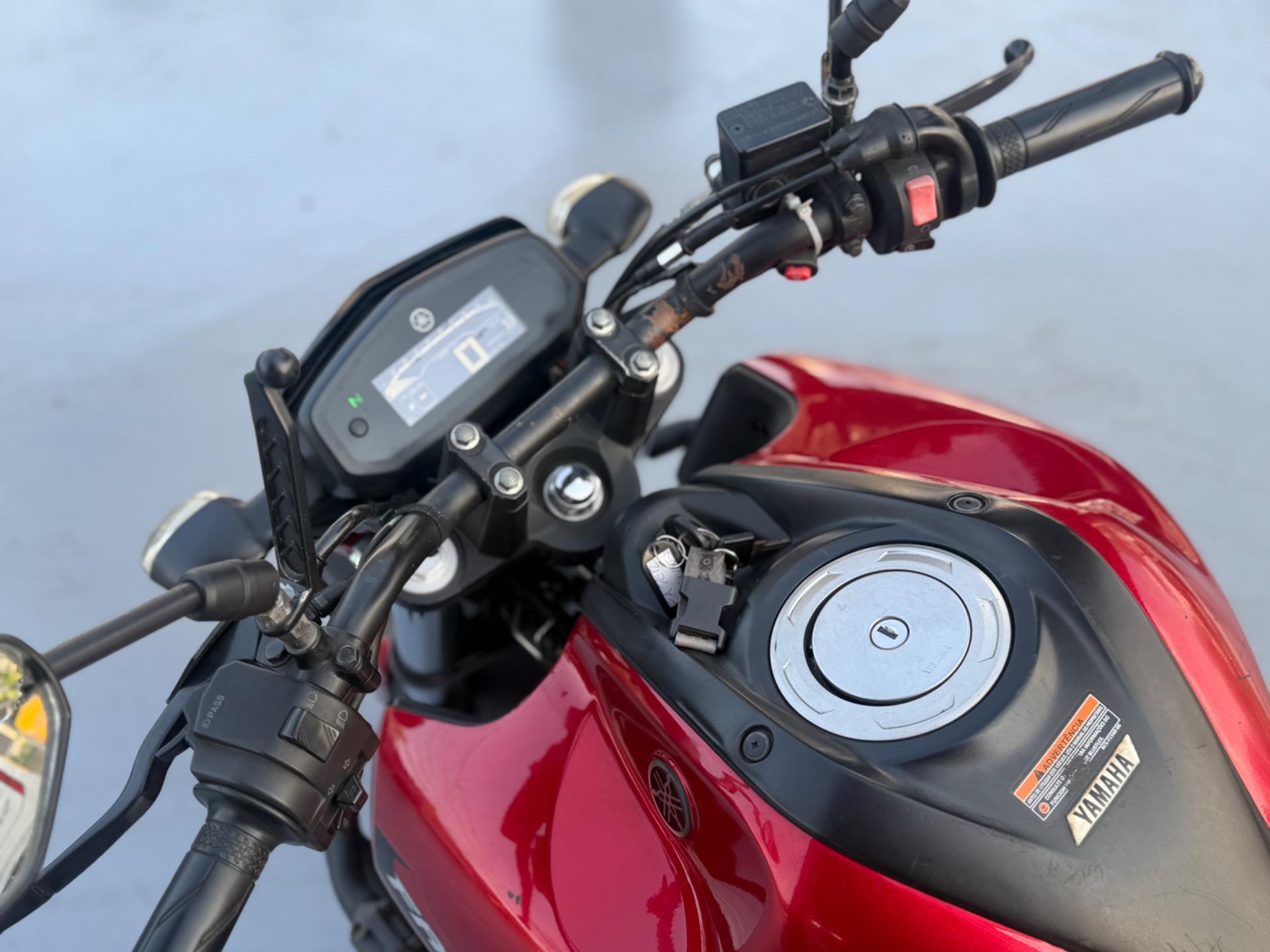 YAMAHA FZ 15 Fazer - Foto
