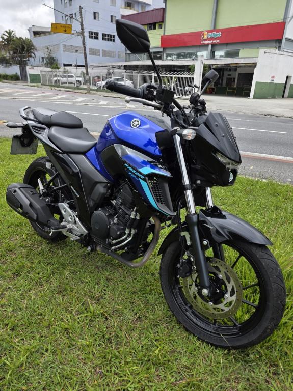 YAMAHA FZ 25 250 Fazer Flex - Foto