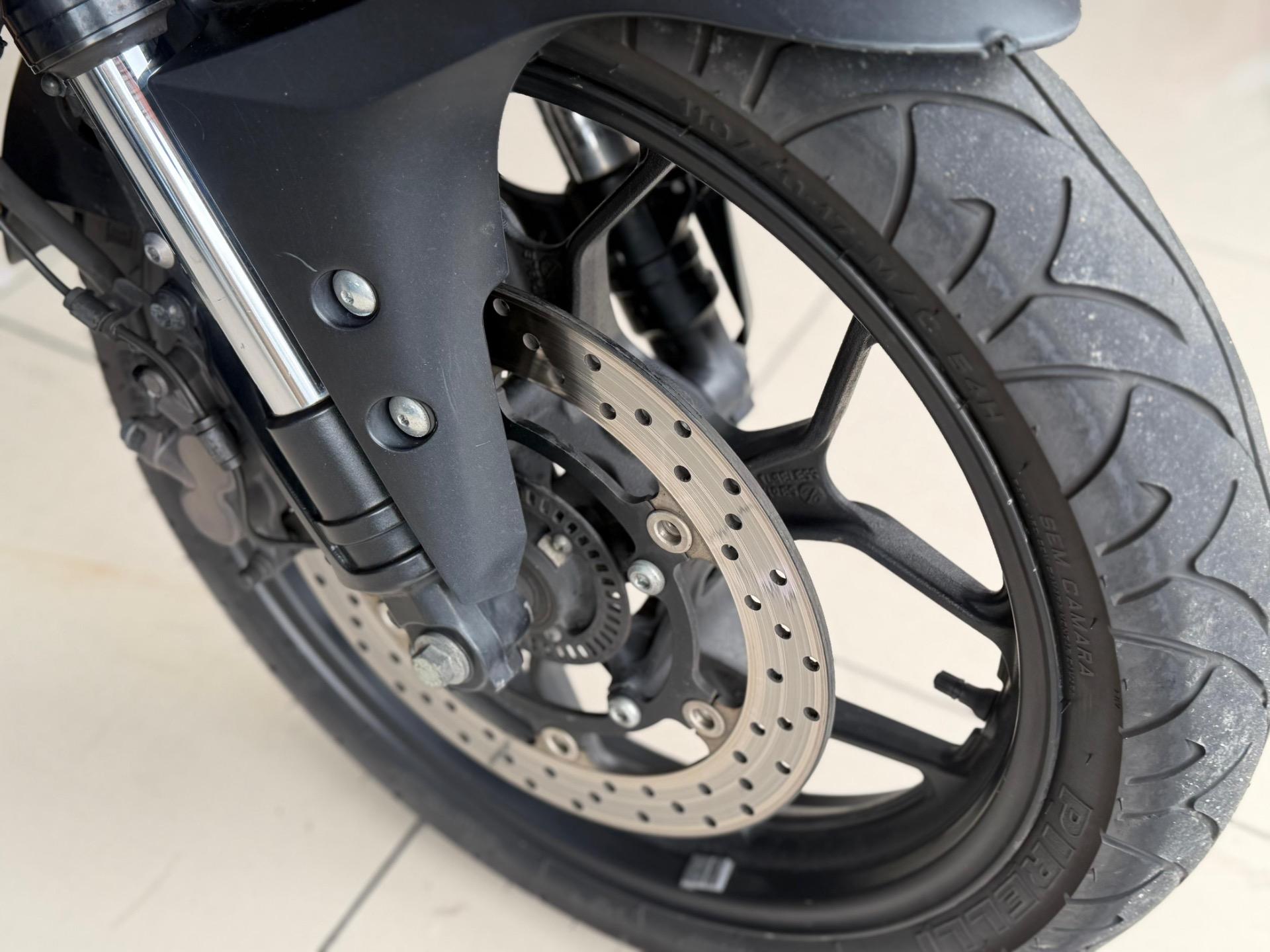 YAMAHA MT-03 300 - Foto