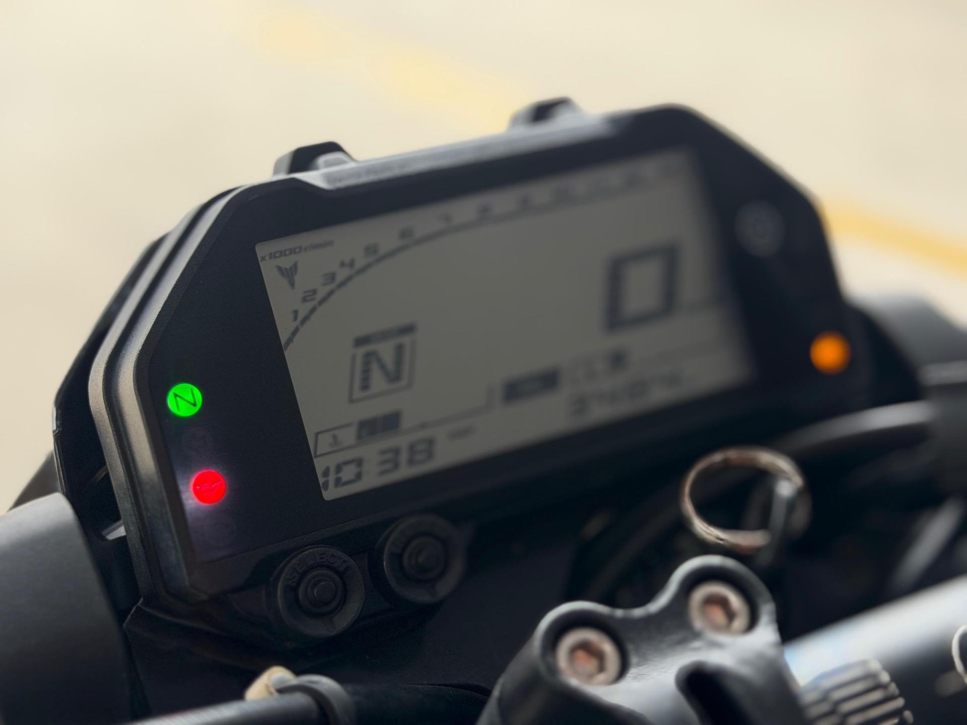 YAMAHA MT-03 300 - Foto