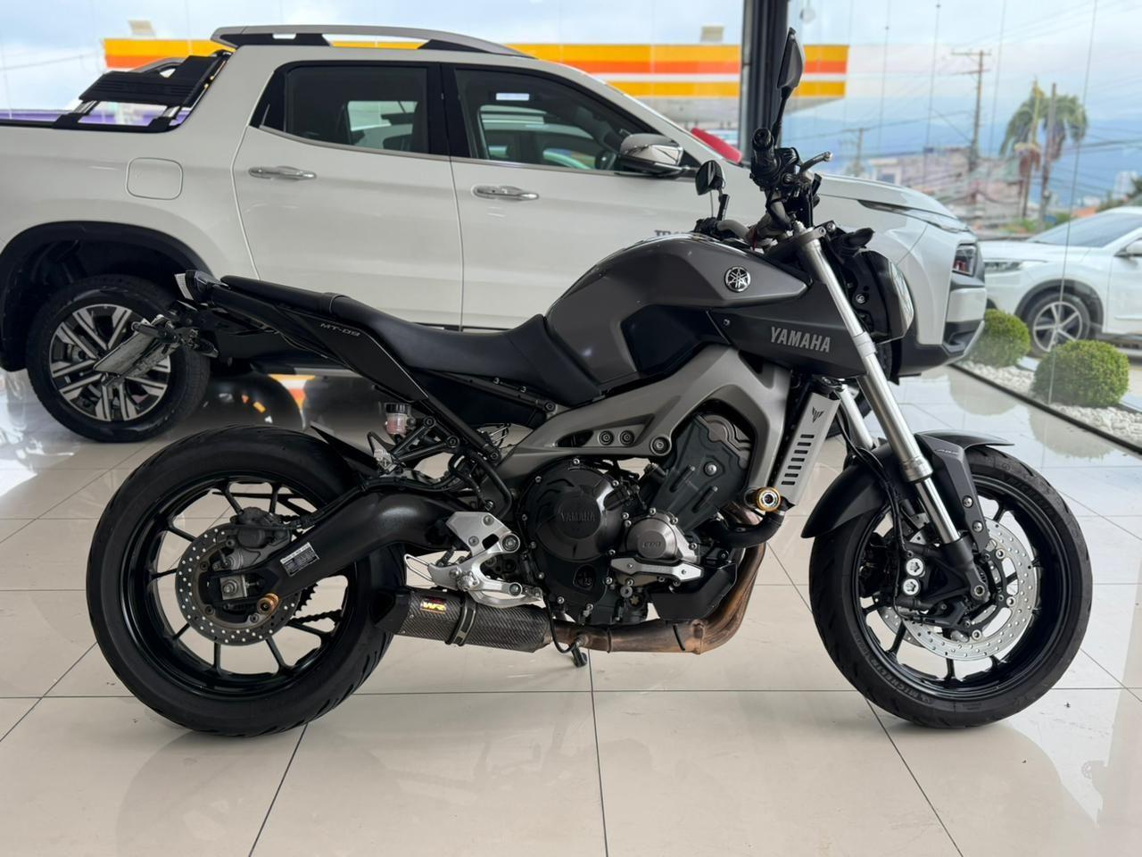 YAMAHA MT-09 850 - Foto