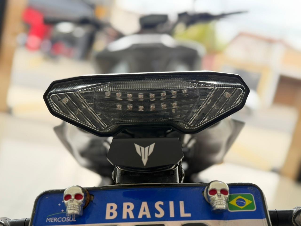 YAMAHA MT-09 850 - Foto