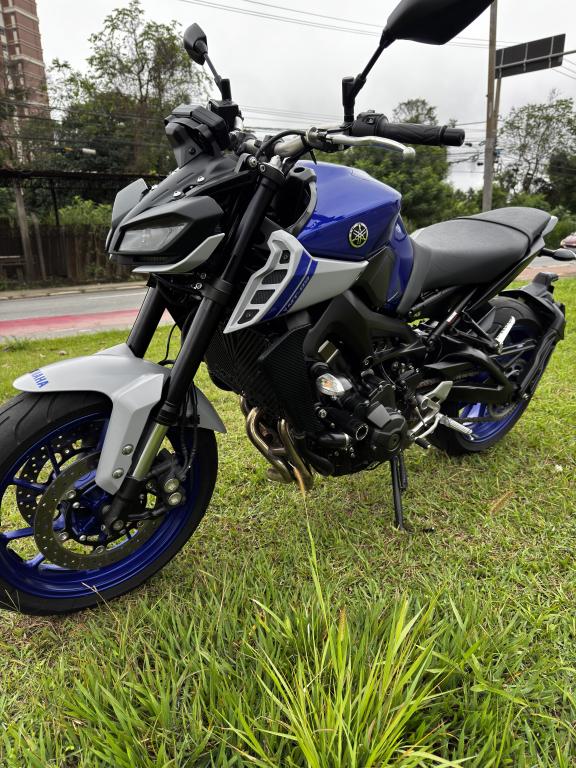 YAMAHA MT-09 850 - Foto